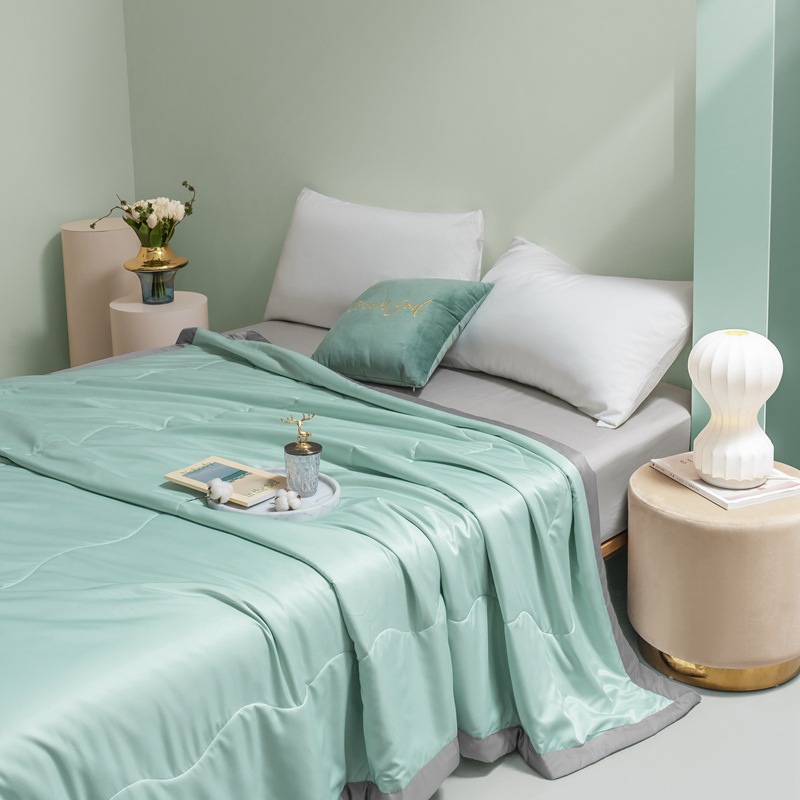 Antibacterial and anti-mite washed silk summer quilt B98