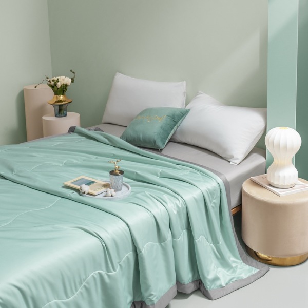 Antibacterial and anti-mite washed silk summer quilt B98